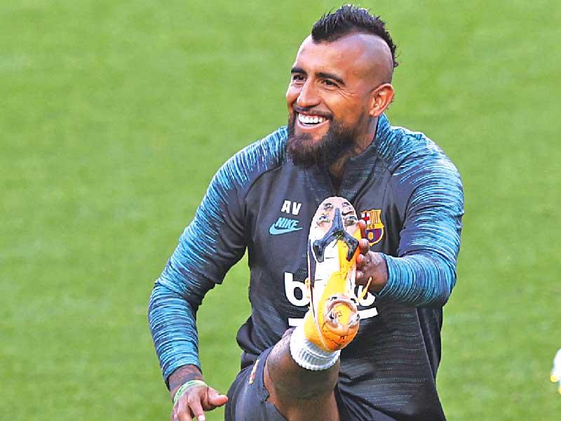 لاعب وسطه برشلونة  التشيلي أرتورو فيدال 