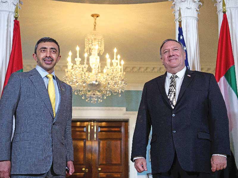 مايك بومبيو مستقبلاً بن زايد في وزارة الخارجية بواشنطن أمس الأولt (رويترز)