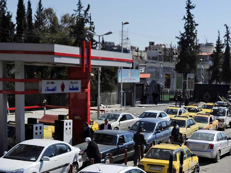 العقوبات وراءالأزمة الحادة بالوقود في دمشق