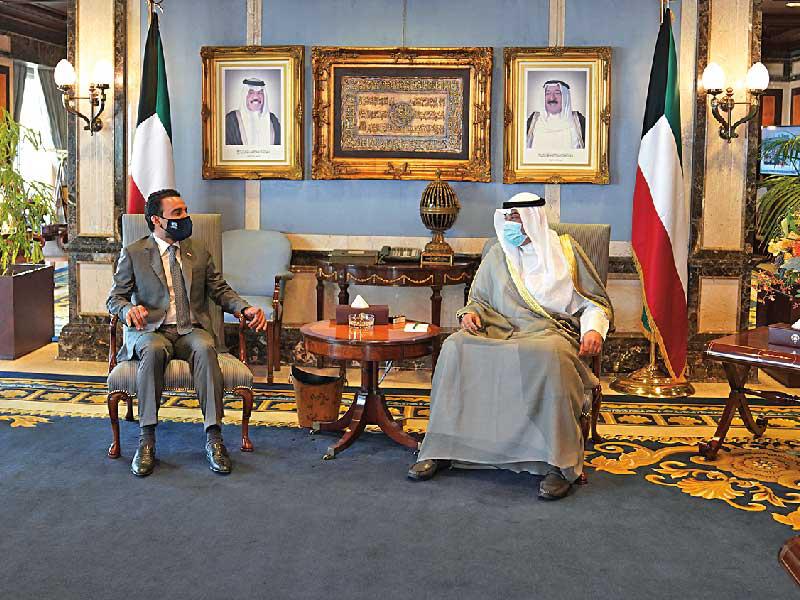  سمو رئيس مجلس الوزراء الشيخ صباح الخالد مستقبلاً رئيس مجلس النواب العراقي بحضور وزير الخارجية وزير الدفاع بالإنابة الشيخ د. أحمد الناصر أمس