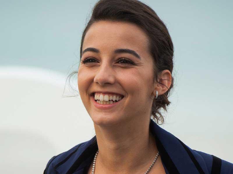 النجمة امايا ابيراستوري 