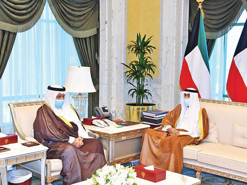 نائب الأمير مستقبلاً المبارك أمس