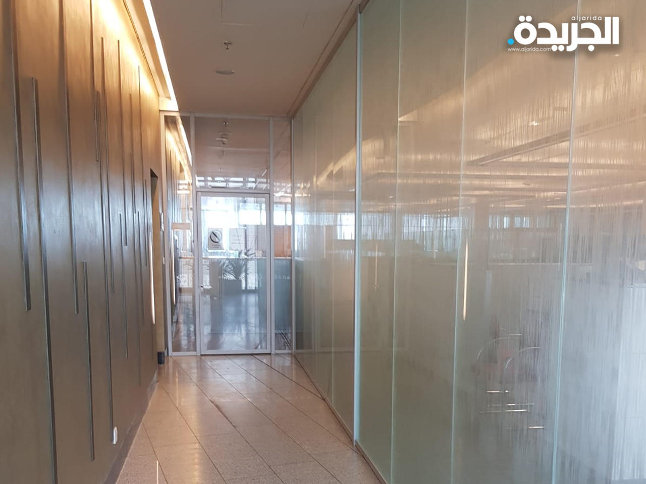 مدخل مكتب الوزير مغلقاً