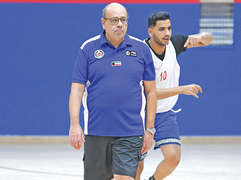 مدرب منتخبنا الوطني الأول لكرة السلة التونسي عادل التلاتلي