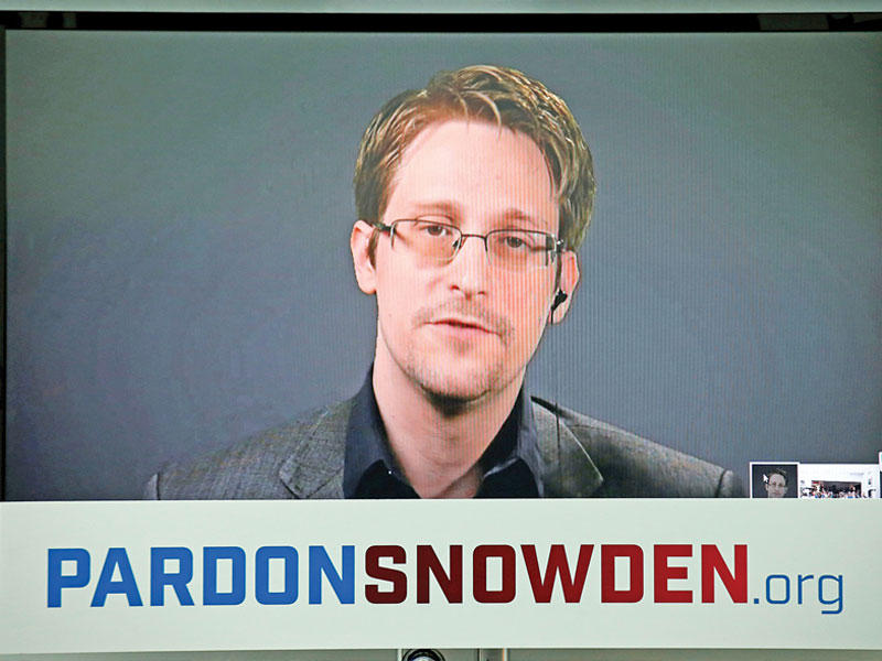 إدوارد سنودن سيرد مكاسب كتاب «سجل دائم» لواشنطن 