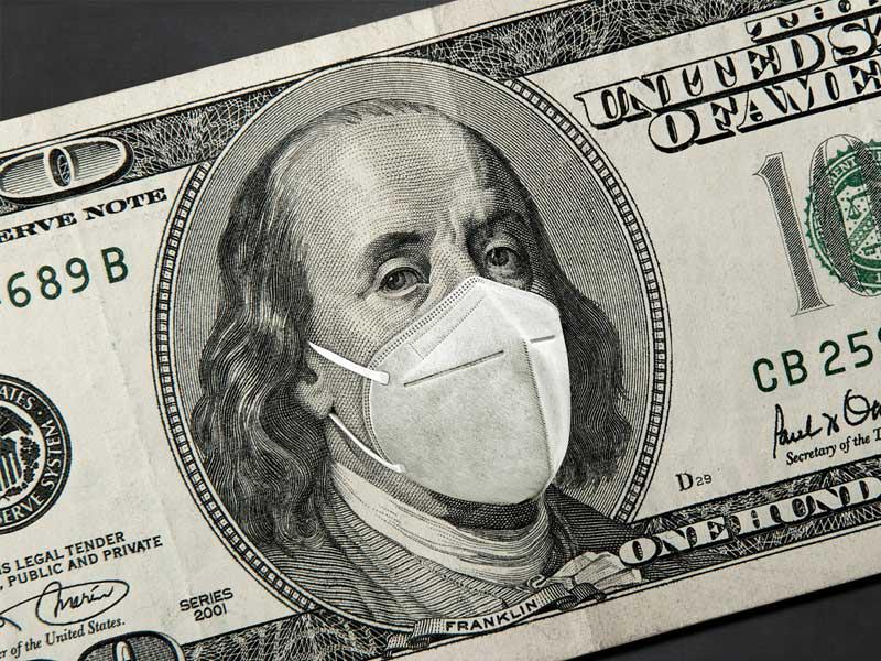 الدولار يرتفع الى الذروة في حين تتحول الأسواق للعزوف عن المخاطرة 