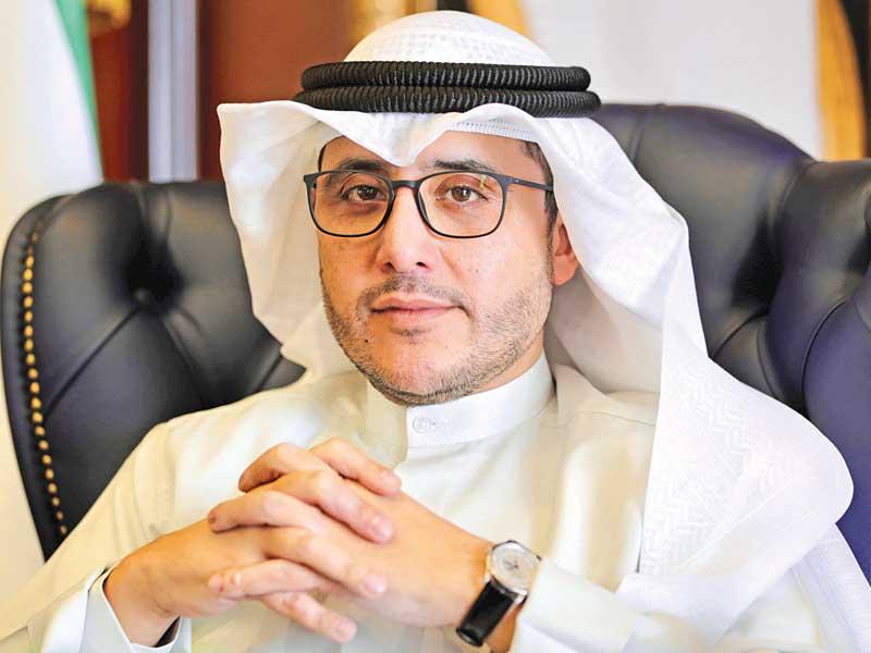 وزير الخارجية وزير الدفاع بالإنابة الشيخ د. أحمد الناصر