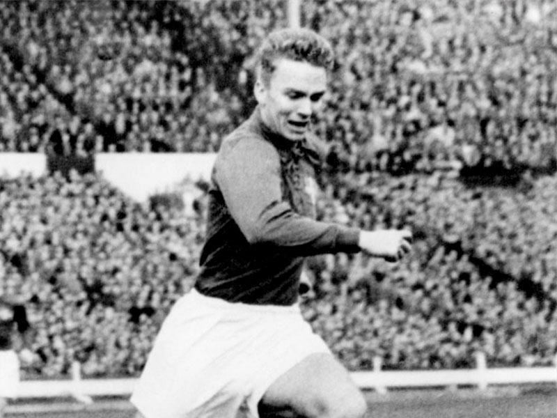 نجم المنتخب السويدي السابق أجني سيمونسون 