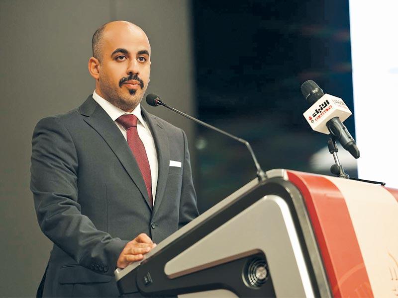 الناقد والاديب حسين المطوع 