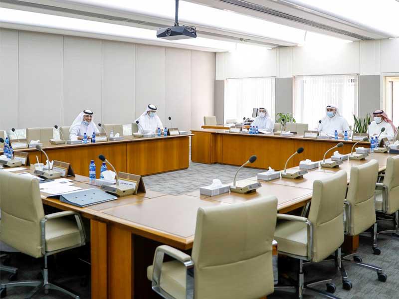  لجنة الشؤون التشريعية والقانونية البرلمانية في اجتماع سابق