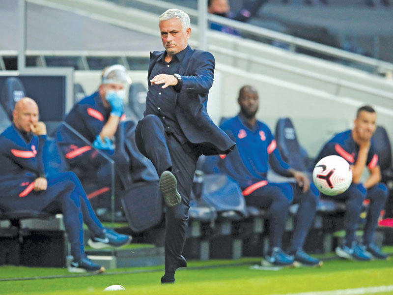 جوزيه مورينيو مدرب توتنهام 