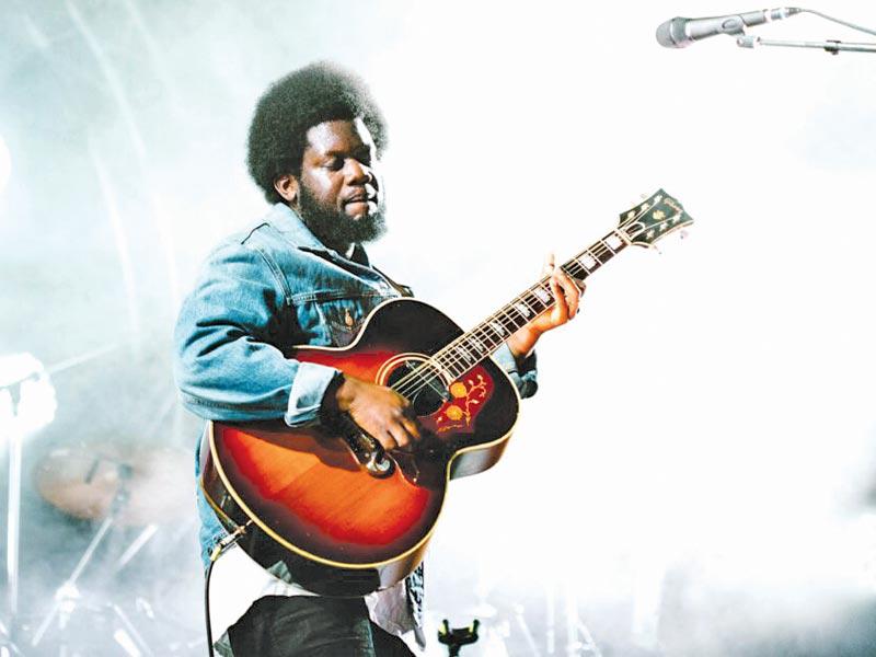 المغني البريطاني مايكل كيوانوكا