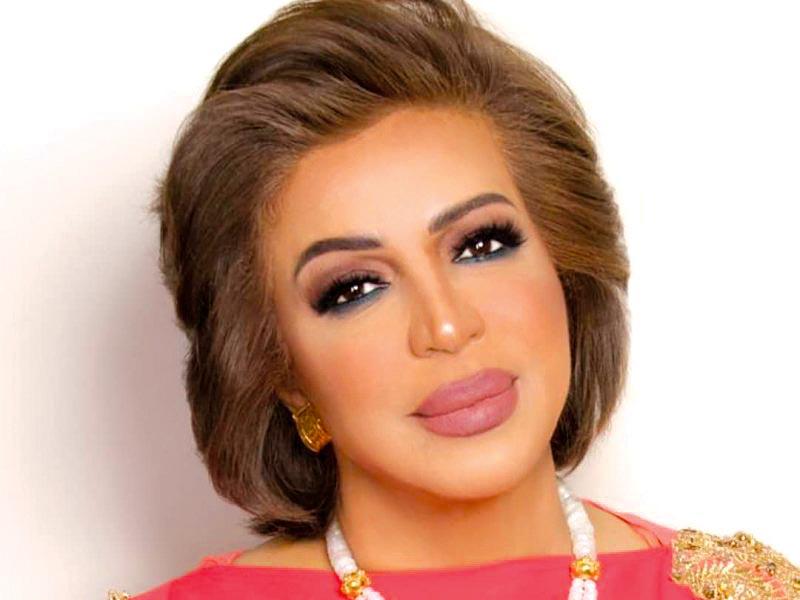 الفنانة العمانية فخرية خميس