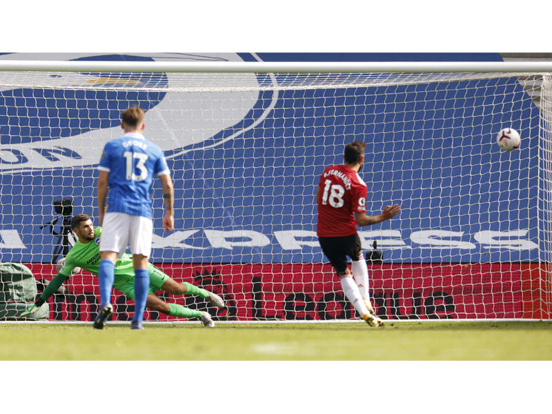 فيرنانديز نجم مان يونايتد يسجل الهدف الثالث