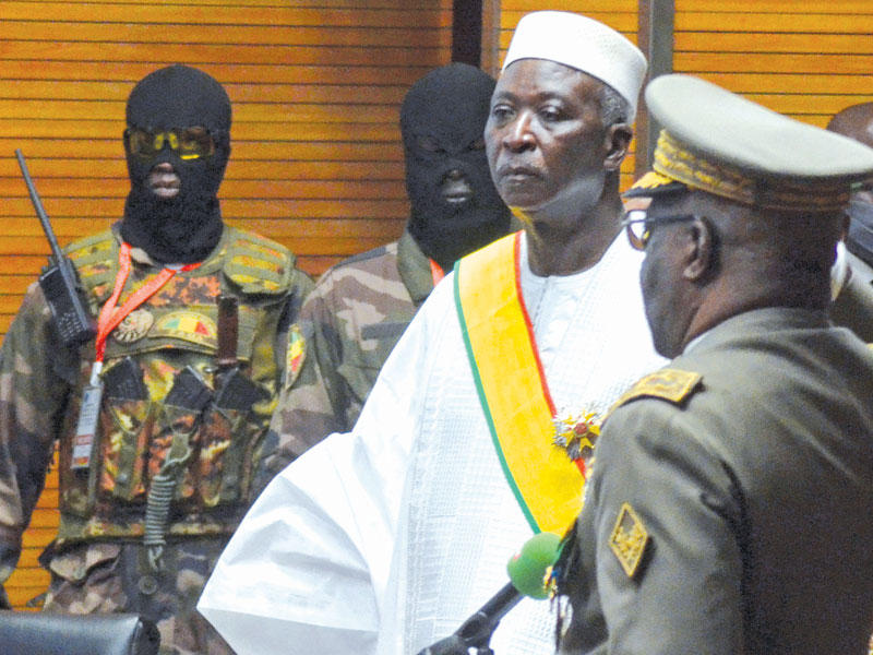 وزير الدفاع المالي السابق باه نداو يؤدي اليمين 