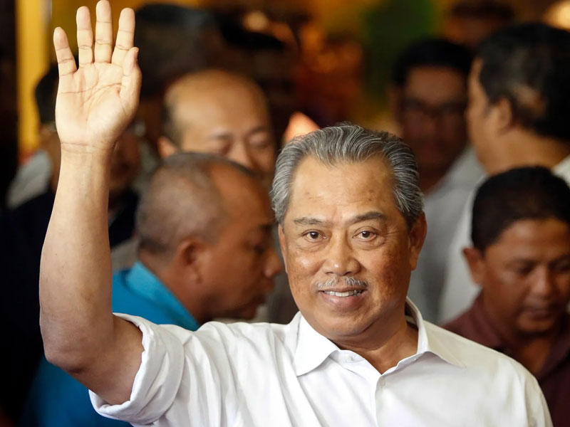 محي الدين ياسين زعيم حزب مهاتير محمد شغل منصب نائب رئيس الوزراء في عهد نجيب رزاق