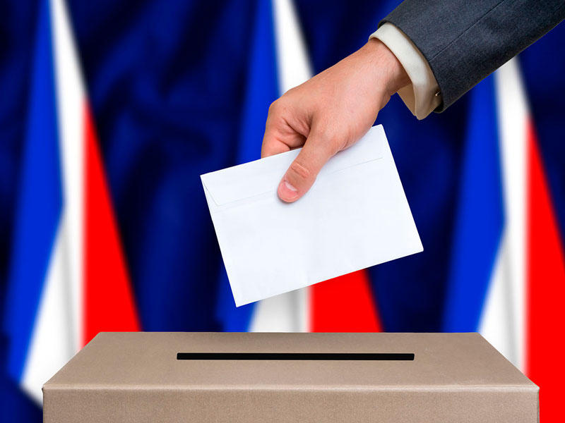 حزب إيمانويل ماكرون يتجنب الخسارة في مجلس الشيوخ الفرنسي