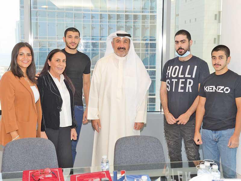 جانب من توقيع الاتفاقية