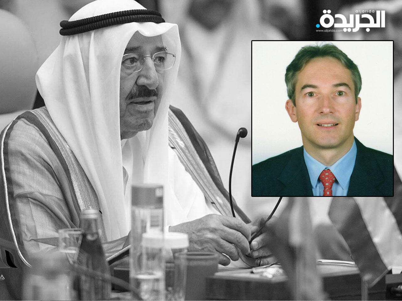 سمو الأمير الراحل وفي الإطار السفير السويسري لدى الكويت بينيديكت غوبلر