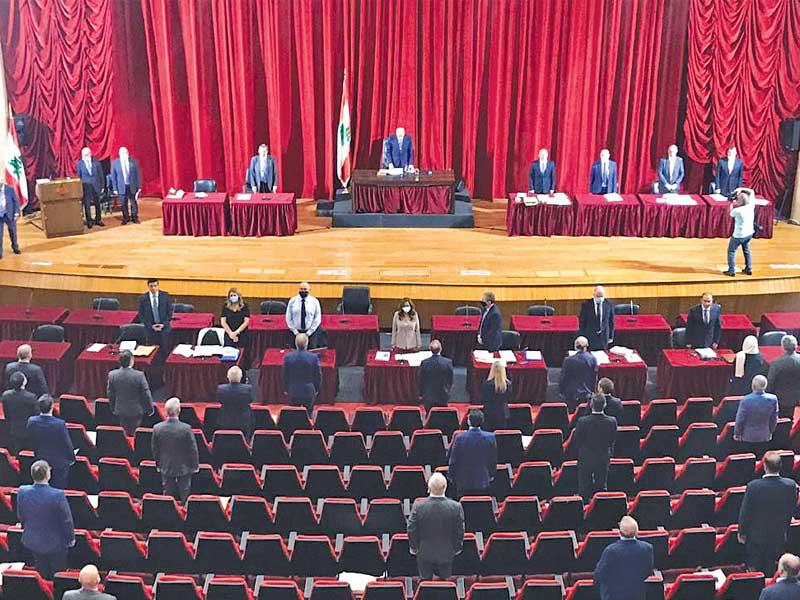 مجلس النواب اللبناني يقف دقيقة صمت على روح سمو الامير الراحل