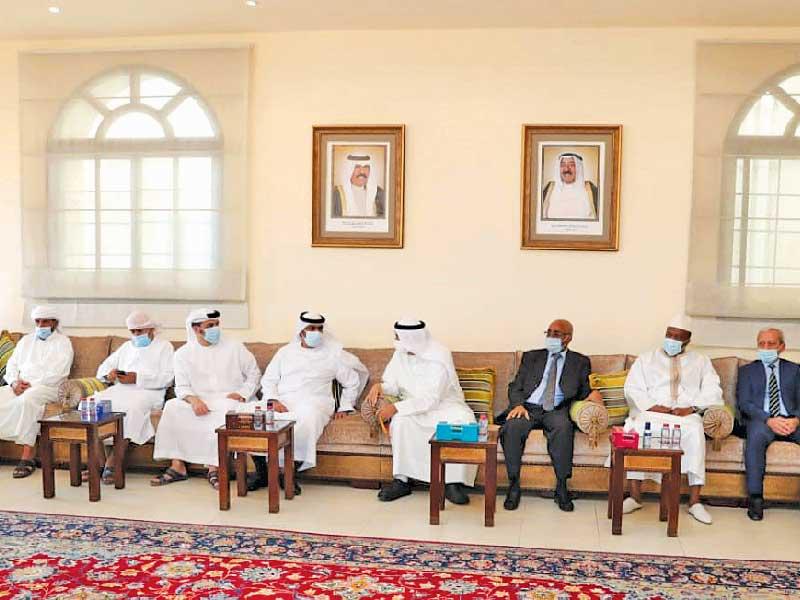 الوزراء وكبار المسؤولين الإماراتيين يقدمون واجب العزاء