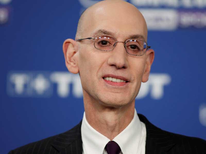 مفوض رابطة دوري كرة السلة الأميركي للمحترفين آدم سيلفر 