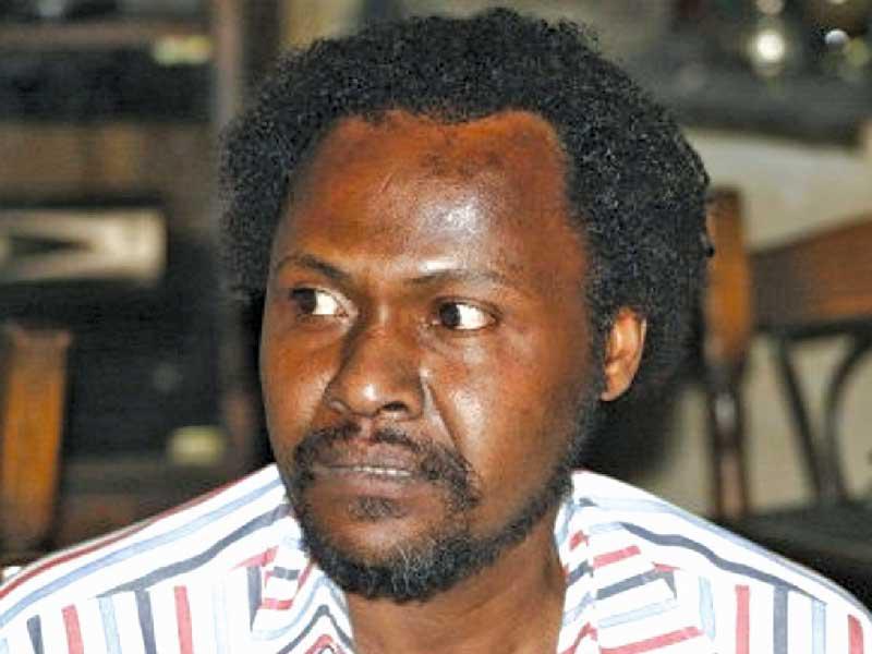 الممثل والمخرج المسرحي السوداني ياسر عبداللطيف