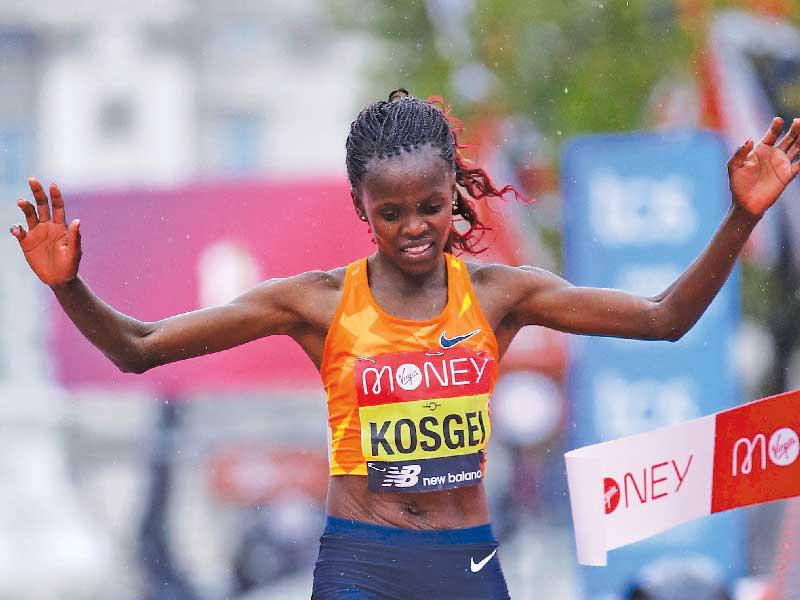 العداءة الكينية بريجيت كوسغي