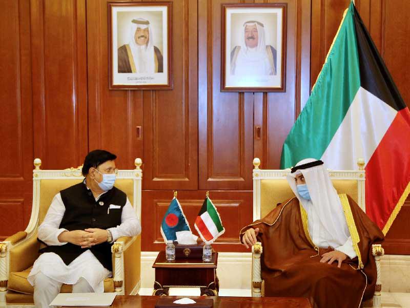  وزير الخارجية وزير الدفاع بالإنابة الشيخ د. أحمد الناصر مستقبلاً مبعوث رئيس بنغلادش أمس