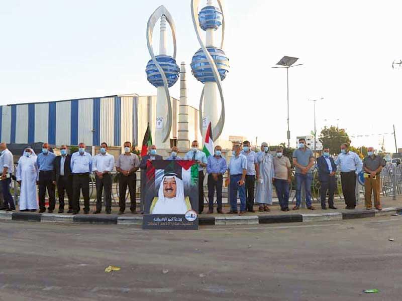 جانب من المشاركين في وقفة الحداد