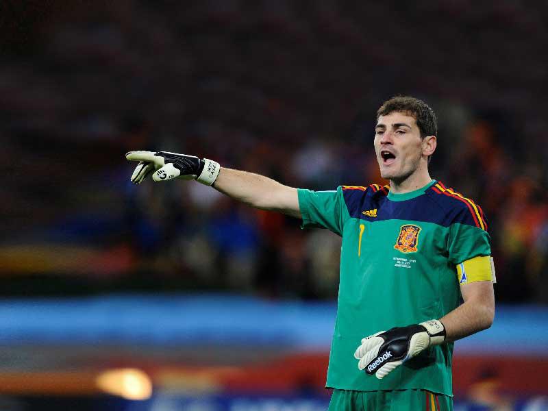 الحارس ايكر كاسياس قائد المنتخب الإسباني 