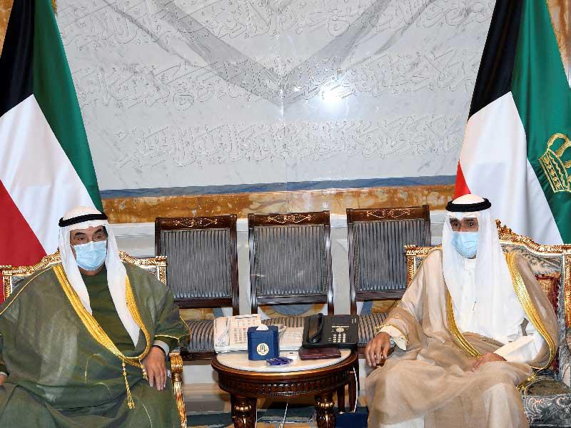 صاحب السمو مستقبلاً ناصر المحمد أمس
