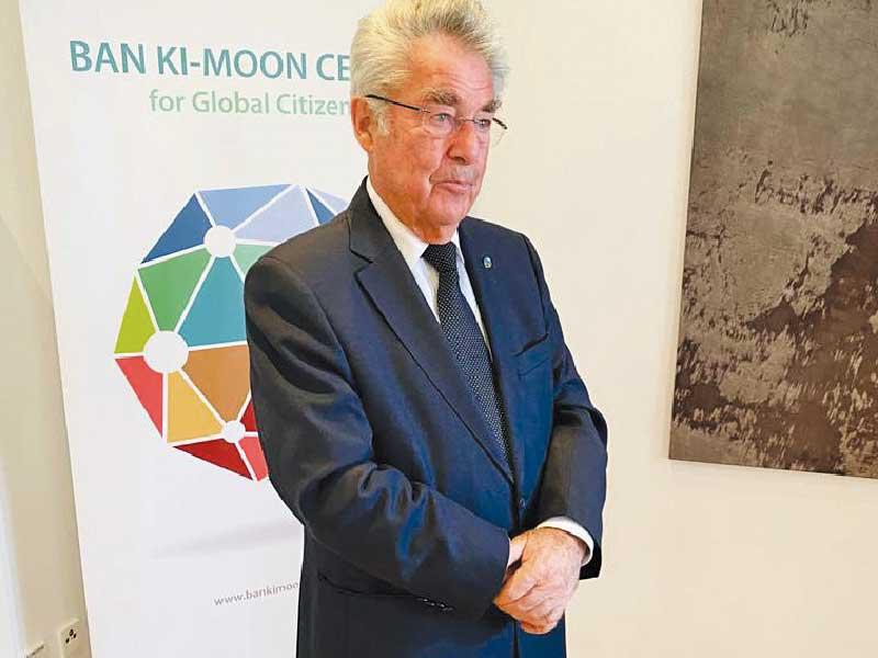 الرئيس النمساوي السابق ورئيس مركز بان كي مون للمواطنة العالمية هاينز فيشر