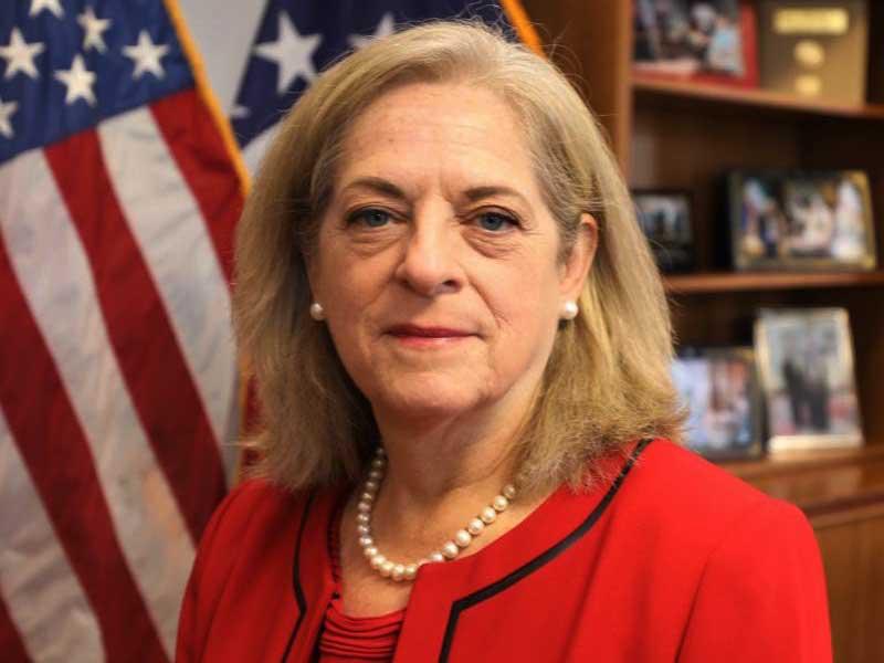  السفيرة الأميركية لدى الكويت الينا رومانوسكي