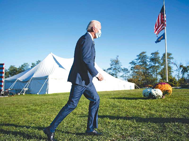 جو بايدن يتجه لإلقاء كلمته قرب موقع معركة غيتسبرغ التاريخية أمس الأول      (أ ف ب)