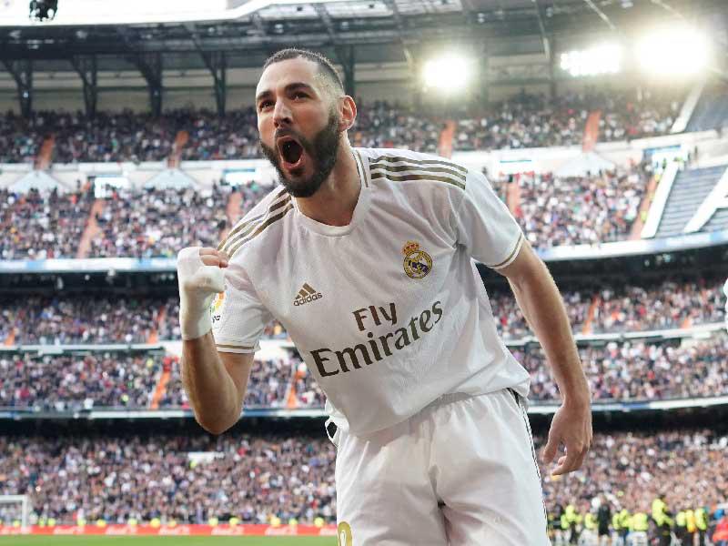 كريم بنزيمة مهاجم ريال مدريد 