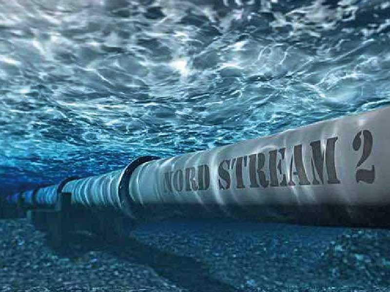 انابيب الغاز الطبيعي تحت الماء