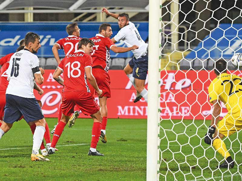كريستانتي نجم منتخب إيطاليا يحرز الهدف الأول في مرمى مولدوفا