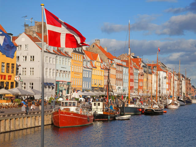 الدنمارك تفرض ضريبة إضافية على القطاع المالي