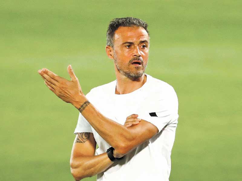 مدرب منتخب إسبانيا الأول لكرة القدم لويس إنريكي مارتينيز