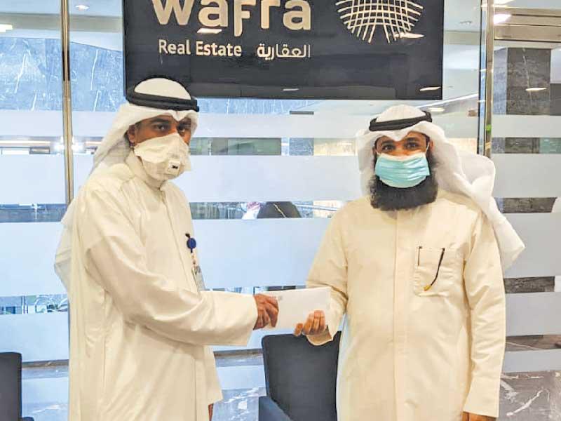 نواف الساير يكرم الشيخ فهد واصل