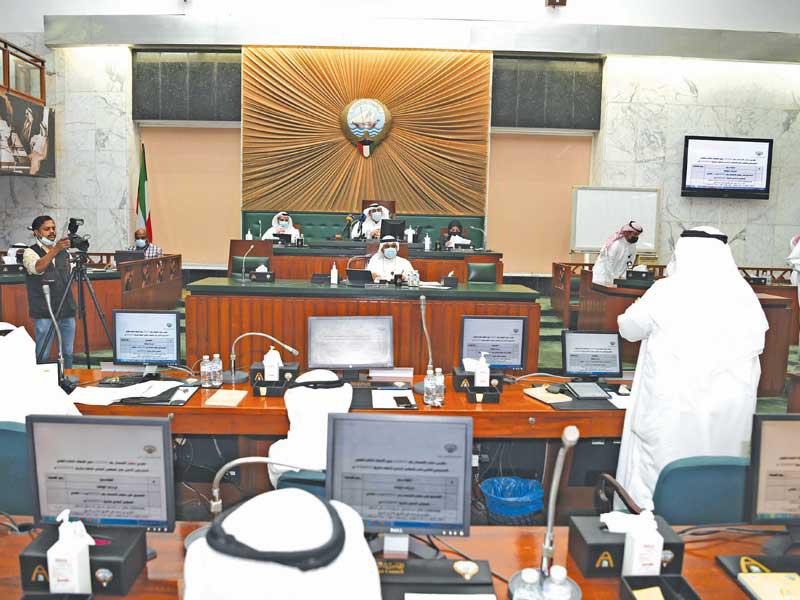 جانب من جلسة «البلدي» أمس