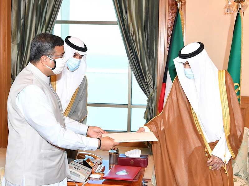 الأمير مستقبلاً وزير البترول الهندي أمس