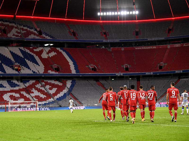 لاعبو بايرن ميونيخ خلال مباراة سابقة