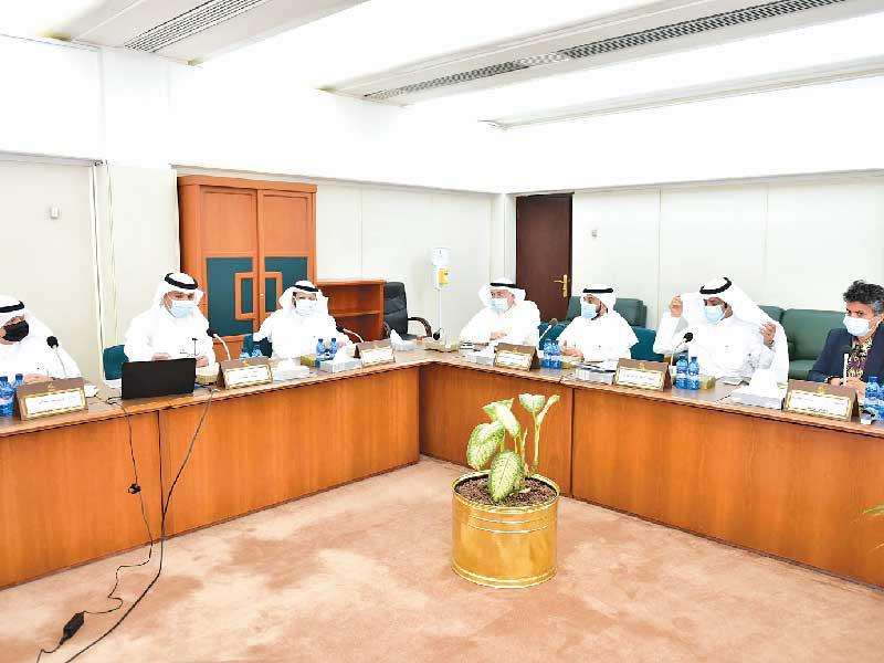 جانب من اجتماع اللجنة المالية أمس