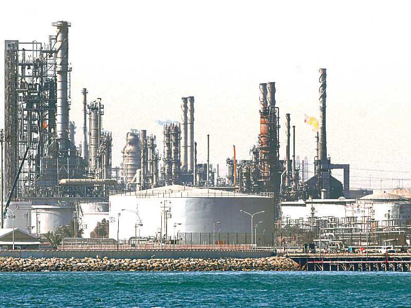 بنك الكويت الوطني: انتعاش متوقع للاقتصاد الكويتي وسط تزايد الضغوط