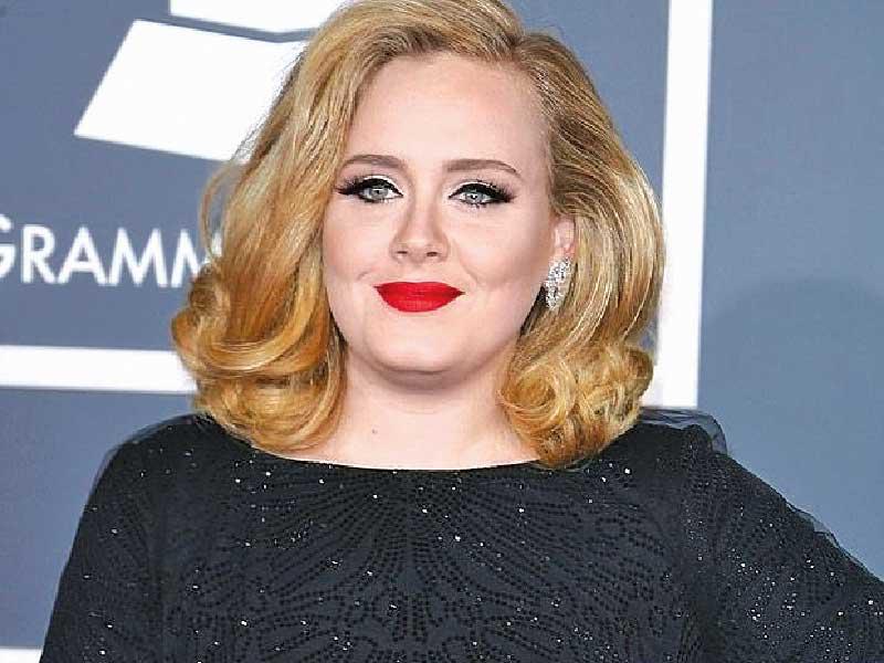 النجمة العالمية أديل