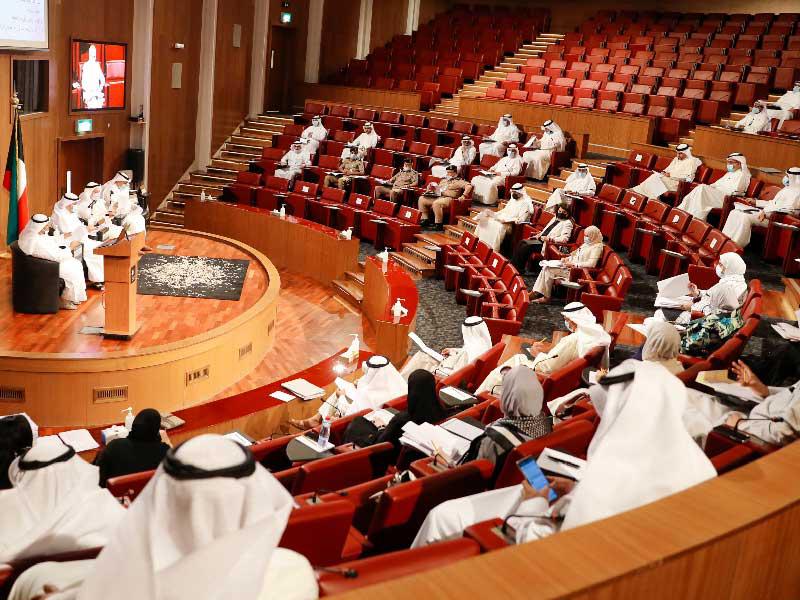 جانب من اجتماع «الموارد البشرية» الذي عقد في مسرح المجلس