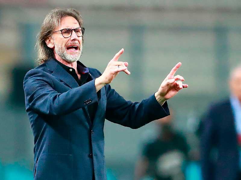 مدرب بيرو الأرجنتيني ريكاردو جاريكا