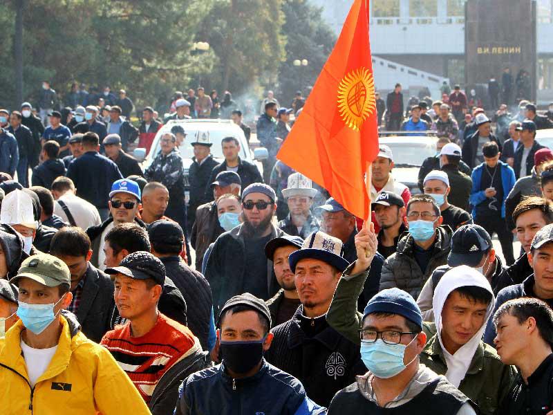 أنصار جباروف يتسببون بفوضى عارمة في قرغيزستان